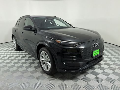 Used 2025 Audi Q6 e-tron Premium Plus w/ Premium Plus RWD image 7