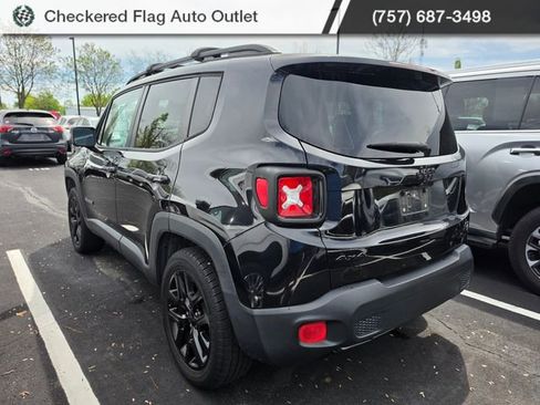 Used 2016 Jeep Renegade Latitude image 4