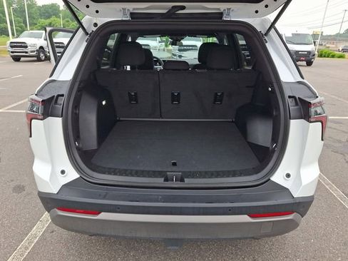 Used 2026 Chevrolet Equinox LT FWD image 29