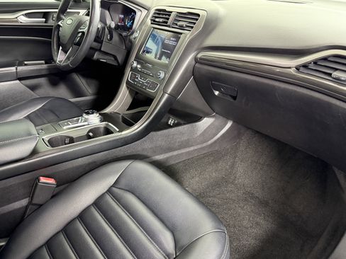 Certified 2019 Ford Fusion SEL image 9