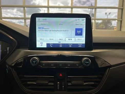Used 2025 Ford Escape Active AWD/4WD image 10