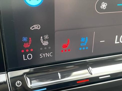 Used 2026 Volkswagen Atlas SE FWD image 19