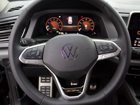 New 2026 Volkswagen Atlas Peak Edition image 15