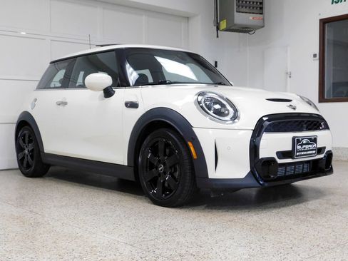 Used 2023 MINI Cooper S FWD image 3