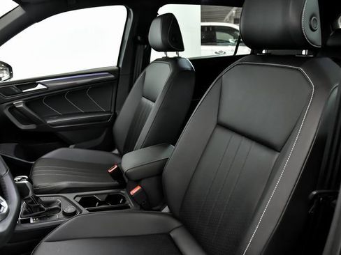 Certified 2024 Volkswagen Tiguan SE R-Line image 8
