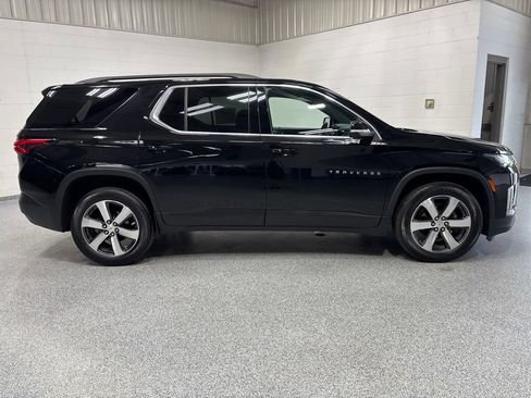 Used 2023 Chevrolet Traverse LT w/ LT Premium Package AWD/4WD image 8