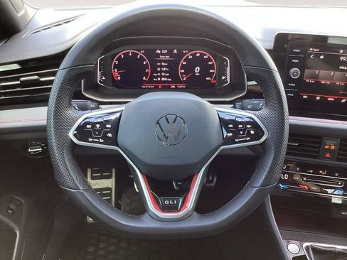 Used 2025 Volkswagen Jetta GLI Autobahn FWD image 15