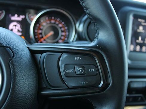 Used 2022 Jeep Wrangler Unlimited Sport image 17