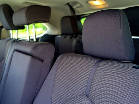 Used 2023 Toyota Highlander LE FWD image 26