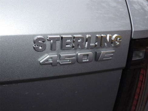 New 2026 Cadillac Optiq Luxury 2 image 12