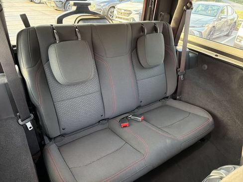 Used 2021 Jeep Wrangler Rubicon AWD/4WD image 15