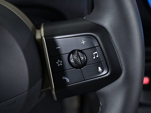 Certified 2025 MINI Cooper 2-Door Hardtop FWD image 13