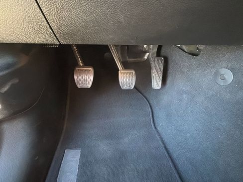 Used 2018 Jeep Wrangler Unlimited Sahara image 17