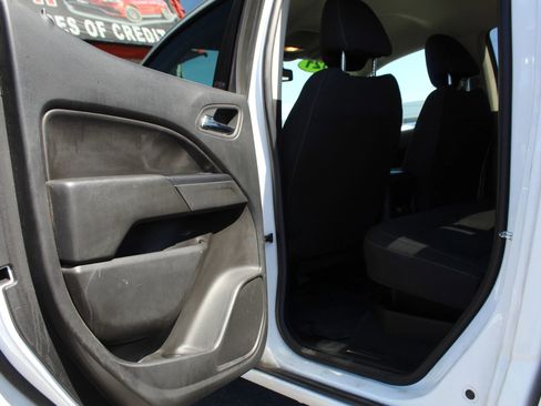 Used 2021 Chevrolet Colorado LT w/ Safety Package RWD image 16