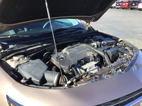 Used 2018 Chevrolet Malibu LT image 28
