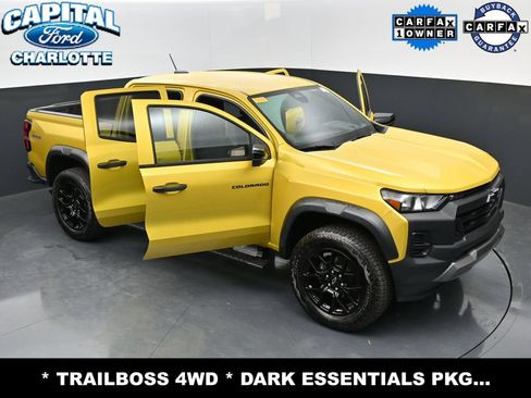 Used 2024 Chevrolet Colorado Trail Boss w/ LPO, Dark Essentials Package AWD/4WD image 35