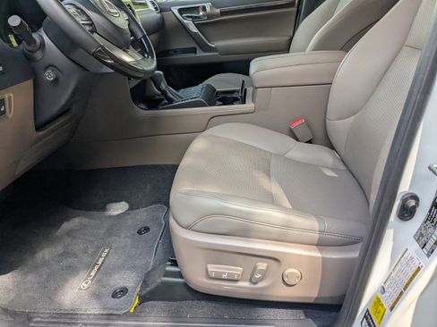 Certified 2023 Lexus GX 460 Premium w/ Accessory Package image 6