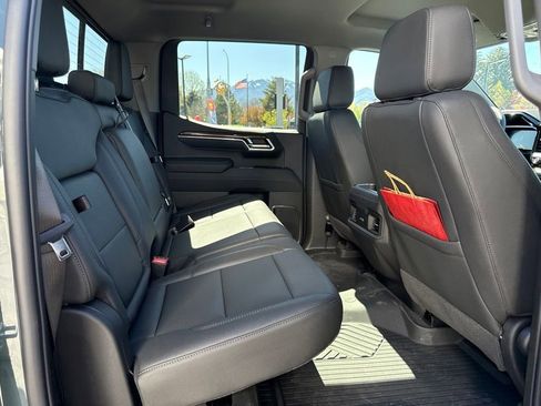 Used 2026 Chevrolet Silverado 1500 LT Trail Boss w/ Convenience Package II AWD/4WD image 11