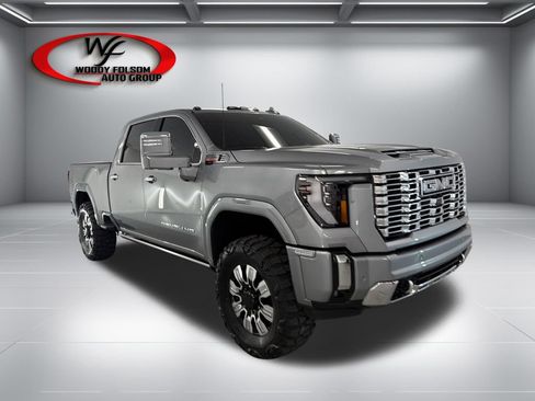Used 2026 GMC Sierra 2500 Denali w/ Denali Reserve Package AWD/4WD image 3