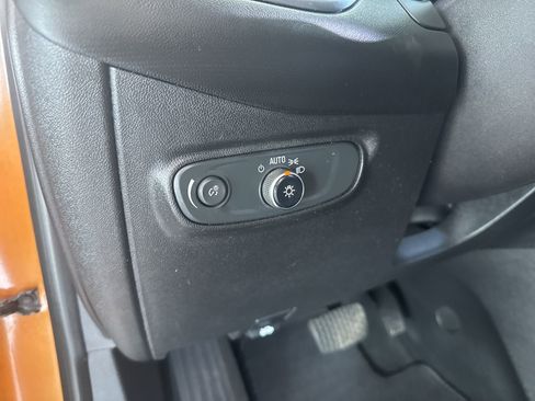 Used 2018 Chevrolet Equinox LT image 21