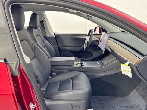 Used 2024 Tesla Model Y Performance image 15