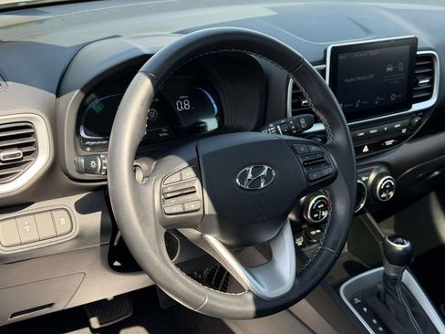 Certified 2024 Hyundai Venue SEL FWD image 15