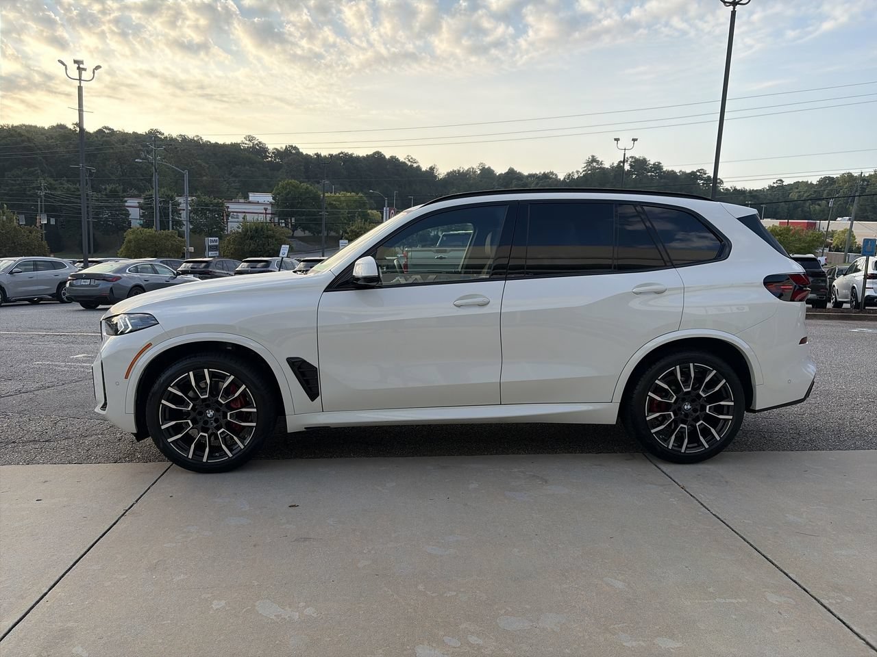 Used 2026 BMW X5 xDrive40i w/ M Sport Package AWD/4WD image 5