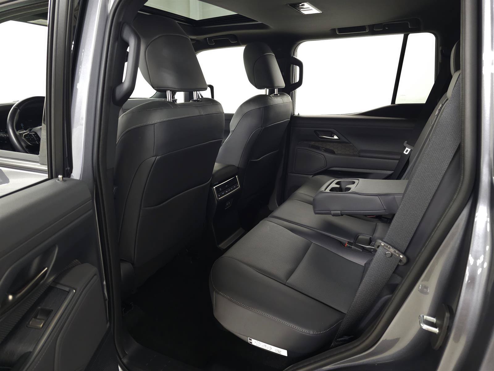 Used 2024 Lexus GX 550 w/ Cold Area Package AWD/4WD image 33
