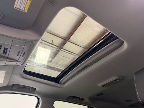 Used 2018 Chevrolet Tahoe LT image 25