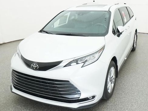 New 2026 Toyota Sienna Limited FWD image 16