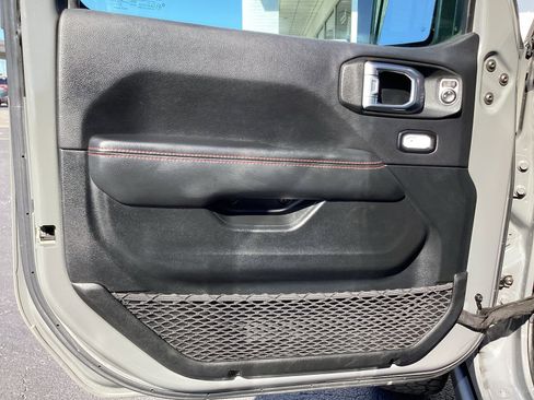 Used 2021 Jeep Gladiator Rubicon w/ Cold Weather Group image 29