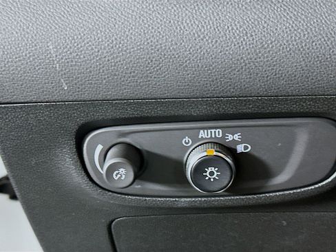 Used 2025 Buick Encore GX Preferred image 17