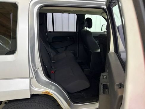 Used 2011 Jeep Liberty Sport AWD/4WD image 14