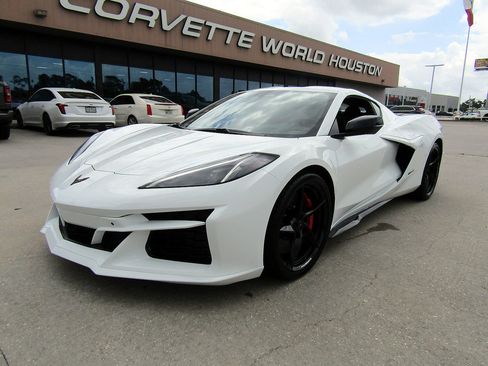 Used 2025 Chevrolet Corvette E-Ray w/ Stealth Interior Trim Package image 1