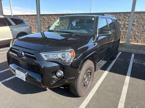 Used 2024 Toyota 4Runner SR5 AWD/4WD image 3