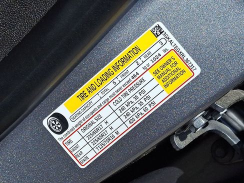 Used 2024 GMC Terrain SLE AWD/4WD image 38
