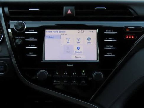 Used 2020 Toyota Camry LE image 19