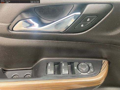 Used 2022 GMC Acadia SLE FWD image 14