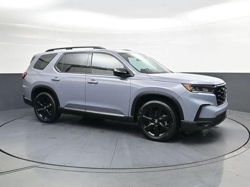 Used 2025 Honda Pilot Black Edition image 2