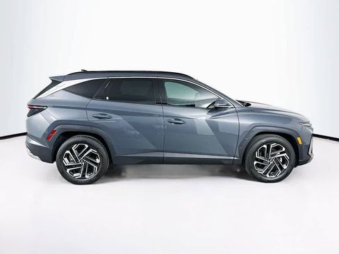 Used 2025 Hyundai Tucson Limited FWD image 26