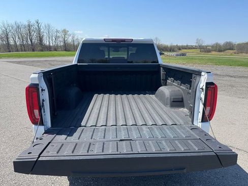 Used 2025 GMC Sierra 1500 Denali w/ Technology Package AWD/4WD image 19