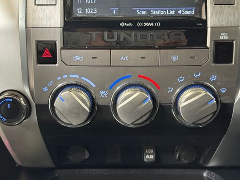 Used 2018 Toyota Tundra SR5 w/ SR5 Upgrade Package image 36