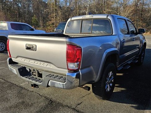 Used 2017 Toyota Tacoma SR5 image 14