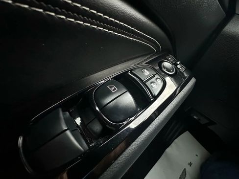 Used 2023 Nissan Altima 2.5 SV w/ SV Premium Package image 18