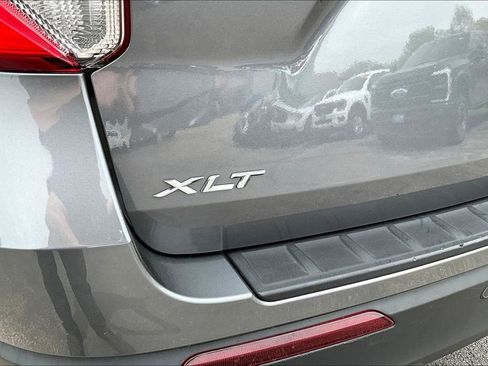 Used 2022 Ford Explorer XLT AWD/4WD image 25