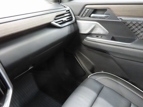 Used 2025 GMC Acadia Denali w/ Super Cruise Package image 23