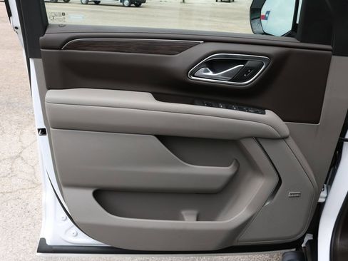 Used 2022 Chevrolet Tahoe Z71 w/ Luxury Package image 10