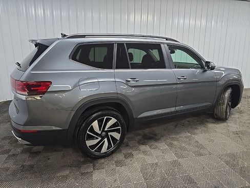 Used 2024 Volkswagen Atlas SE image 3