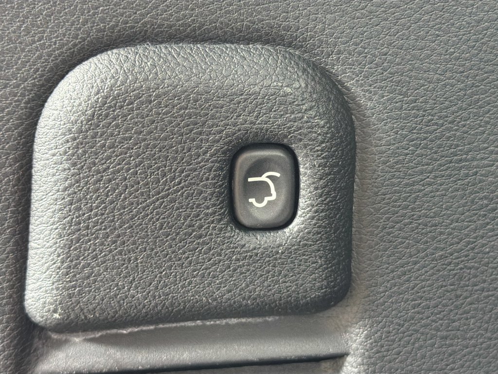 Used 2017 Jeep Grand Cherokee Trailhawk AWD/4WD image 16