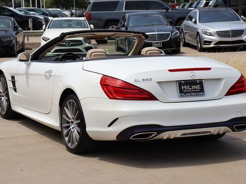 Used 2017 Mercedes-Benz SL 550 w/ Driver Assistance Package image 7